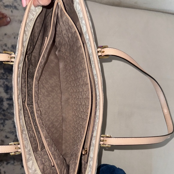 Michael Kors Cream Monogram Travel Tote Bag Purse - Picture 7 of 8